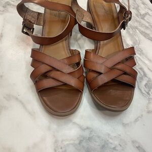 Universal Thread Tan Strappy Sandals